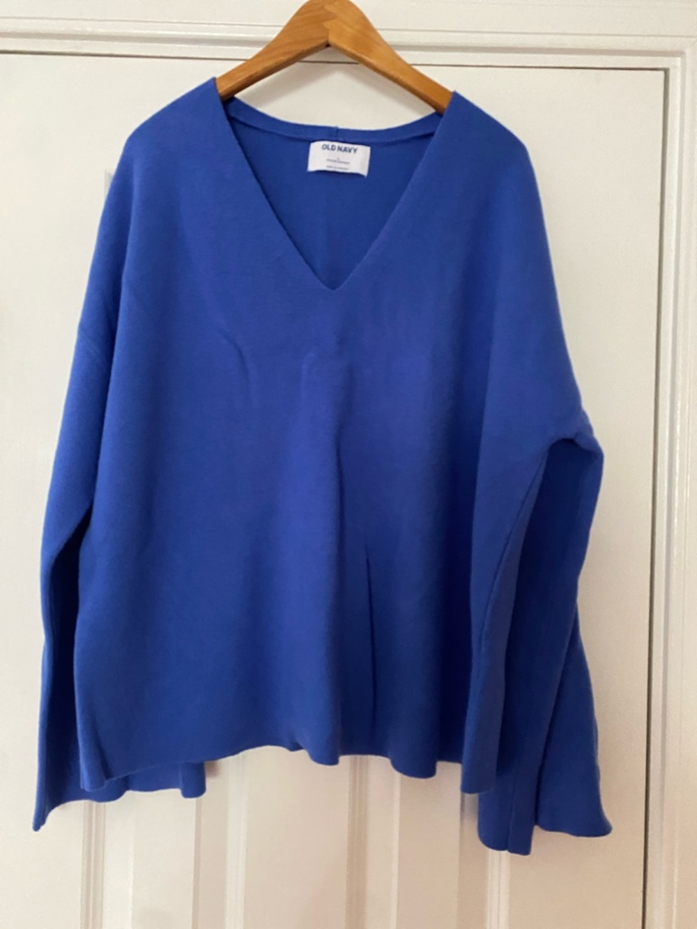 Old Navy V-Neck Pullover Sweater in Blue
